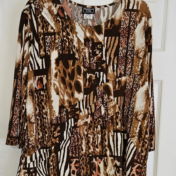 Southern Lady Brown Animal Print Women Top - Picture 1 of 3